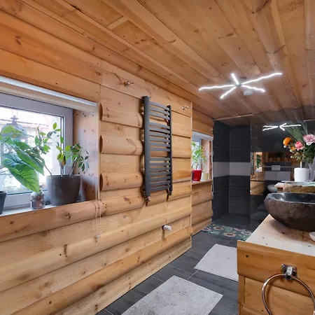 Wellness In Beskiden An Der Becva 木屋